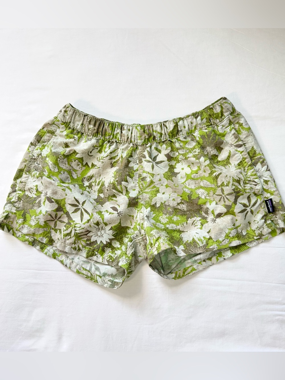 Patagonia Barely Baggies Shorts Women's Small Green Neo Tropics 2.5" Beach